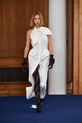 Mercedes-Benz Fashion Week de Madrid - 17 Sep 2025 A model walks the runway wearing a design by PALOMO SPAIN during the Mercedes-Benz Fashion Week de Madrid in IFERMA. Madrid Spain Copyright: xAtilanoxGarciax xSOPAxImagesx FOTO48262