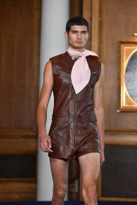 Mercedes-Benz Fashion Week de Madrid - 17 Sep 2025 A model walks the runway wearing a design by PALOMO SPAIN during the Mercedes-Benz Fashion Week de Madrid in IFERMA. Madrid Spain Copyright: xAtilanoxGarciax xSOPAxImagesx FOTO48271