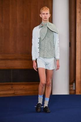 Mercedes-Benz Fashion Week de Madrid - 17 Sep 2025 A model walks the runway wearing a design by PALOMO SPAIN during the Mercedes-Benz Fashion Week de Madrid in IFERMA. Madrid Spain Copyright: xAtilanoxGarciax xSOPAxImagesx FOTO48276