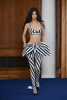 Mercedes-Benz Fashion Week de Madrid - 17 Sep 2025 A model walks the runway wearing a design by PALOMO SPAIN during the Mercedes-Benz Fashion Week de Madrid in IFERMA. Madrid Spain Copyright: xAtilanoxGarciax xSOPAxImagesx FOTO48288
