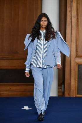 Mercedes-Benz Fashion Week de Madrid - 17 Sep 2025 A model walks the runway wearing a design by PALOMO SPAIN during the Mercedes-Benz Fashion Week de Madrid in IFERMA. Madrid Spain Copyright: xAtilanoxGarciax xSOPAxImagesx FOTO48297