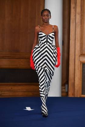 Mercedes-Benz Fashion Week de Madrid - 17 Sep 2025 A model walks the runway wearing a design by PALOMO SPAIN during the Mercedes-Benz Fashion Week de Madrid in IFERMA. Madrid Spain Copyright: xAtilanoxGarciax xSOPAxImagesx FOTO48302