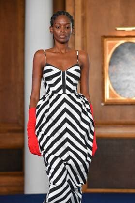 Mercedes-Benz Fashion Week de Madrid - 17 Sep 2025 A model walks the runway wearing a design by PALOMO SPAIN during the Mercedes-Benz Fashion Week de Madrid in IFERMA. Madrid Spain Copyright: xAtilanoxGarciax xSOPAxImagesx FOTO48303