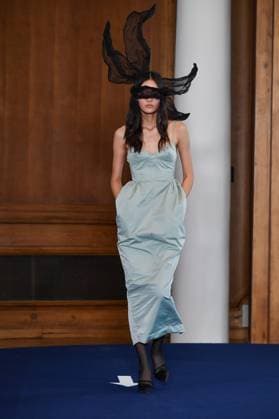 Mercedes-Benz Fashion Week de Madrid - 17 Sep 2025 A model walks the runway wearing a design by PALOMO SPAIN during the Mercedes-Benz Fashion Week de Madrid in IFERMA. Madrid Spain Copyright: xAtilanoxGarciax xSOPAxImagesx FOTO48311