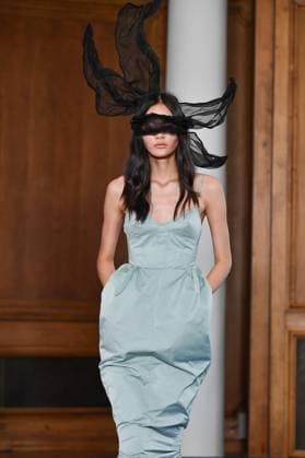 Mercedes-Benz Fashion Week de Madrid - 17 Sep 2025 A model walks the runway wearing a design by PALOMO SPAIN during the Mercedes-Benz Fashion Week de Madrid in IFERMA. Madrid Spain Copyright: xAtilanoxGarciax xSOPAxImagesx FOTO48312