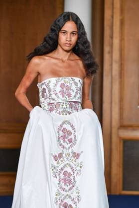 Mercedes-Benz Fashion Week de Madrid - 17 Sep 2025 A model walks the runway wearing a design by PALOMO SPAIN during the Mercedes-Benz Fashion Week de Madrid in IFERMA. Madrid Spain Copyright: xAtilanoxGarciax xSOPAxImagesx FOTO48319