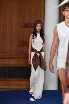 Mercedes-Benz Fashion Week de Madrid - 17 Sep 2025 A model walks the runway wearing a design by PALOMO SPAIN during the Mercedes-Benz Fashion Week de Madrid in IFERMA. Madrid Spain Copyright: xAtilanoxGarciax xSOPAxImagesx FOTO48321