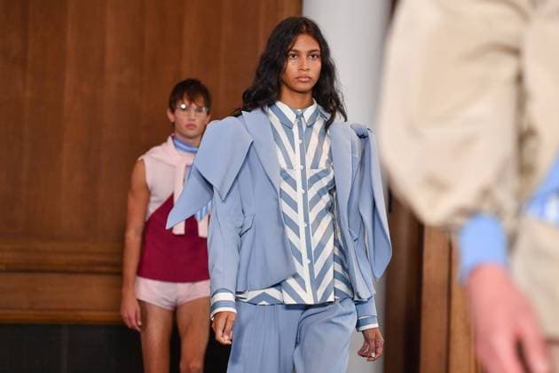 Mercedes-Benz Fashion Week de Madrid - 17 Sep 2025 A model walks the runway wearing a design by PALOMO SPAIN during the Mercedes-Benz Fashion Week de Madrid in IFERMA. Madrid Spain Copyright: xAtilanoxGarciax xSOPAxImagesx FOTO48326