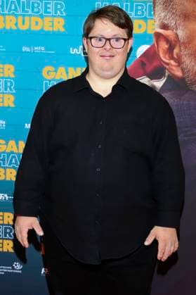 Nico Randel at the premiere of the feature film Ganzer halber Bruder at Holi Kino Hamburg, 17 09 2025 Foto:xgbrcix xFuturexImagex bruder_hh_5912
