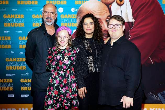 Christoph Maria Herbst, Neele Buchholz, Sesede Terziyan and Nico Randel at the premiere of the feature film Ganzer halber Bruder at Holi Kino Hamburg, 17 09 2025 Foto:xgbrcix xFuturexImagex bruder_hh_5924