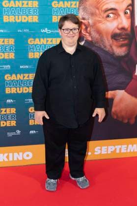 Nico Randel at the premiere of the feature film Ganzer halber Bruder at Holi Kino Hamburg, 17 09 2025 Foto:xK.xRichter xFuturexImagex bruder_hh_5935
