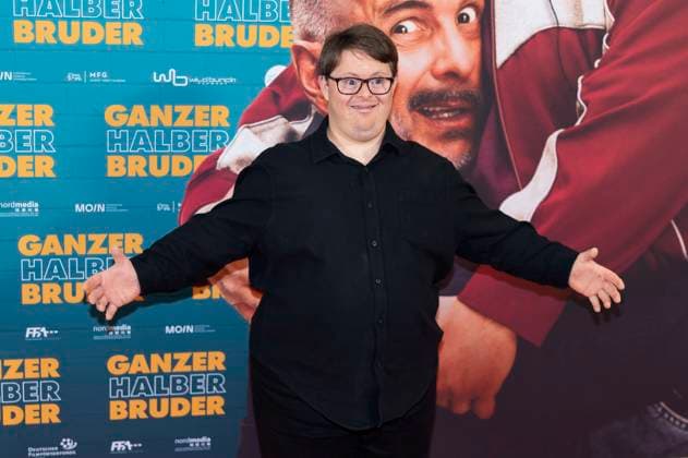 Nico Randel at the premiere of the feature film Ganzer halber Bruder at Holi Kino Hamburg, 17 09 2025 Foto:xK.xRichter xFuturexImagex bruder_hh_5936