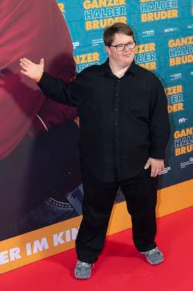 Nico Randel at the premiere of the feature film Ganzer halber Bruder at Holi Kino Hamburg, 17 09 2025 Foto:xK.xRichter xFuturexImagex bruder_hh_5940