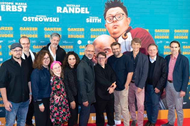 Christoph Maria Herbst with cast and crew at the premiere of the feature film Ganzer halber Bruder at Holi Kino Hamburg, 17 09 2025 Foto:xK.xRichter xFuturexImagex bruder_hh_5944