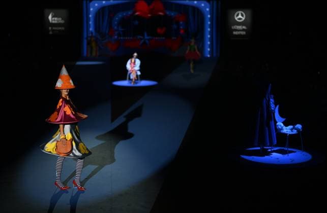 Mercedes-Benz Fashion Week Madrid 2026 MADRID, SPAIN - SEPTEMBER 18: A model walks the runway to present a creation during the Agatha Ruiz de la Prada show at Mercedes-Benz Fashion Week Madrid 2026 Spring Summer at IFEMA in Madrid, Spain on September 18, 2025. Burak Akbulut Anadolu Madrid Spain. Editorial use only. Please get in touch for any other usage.  Copyright: x2025xAnadoluxBurakxAkbulutx