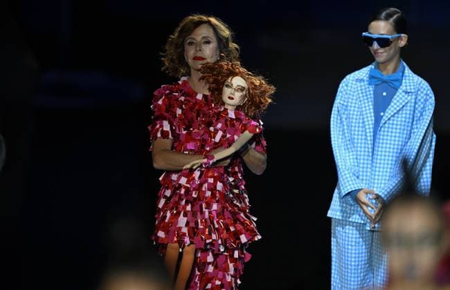 Mercedes-Benz Fashion Week Madrid 2026 MADRID, SPAIN - SEPTEMBER 18: Spanish fashion designer Agatha Ruiz de la Prada walks the runway to present a creation during Mercedes-Benz Fashion Week Madrid 2026 Spring Summer at IFEMA in Madrid, Spain on September 18, 2025. Burak Akbulut Anadolu Madrid Spain. Editorial use only. Please get in touch for any other usage.  Copyright: x2025xAnadoluxBurakxAkbulutx