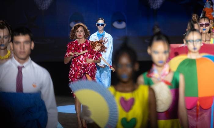 Agatha Ruiz de la Prada fashion show at the MBFW Madrid The designer Agatha Ruiz de la Prada during the Agatha Ruiz de la Prada fashion show, at the 82nd edition of Mercedes Benz Fashion Week Madrid, at Ifema in Madrid, on September 18, 2025, in Madrid Spain This years edition is held from September 17 to 21 and commemorates the 40th anniversary of the catwalk During the fashion show, the designer presents her first collection designed with artificial intelligence 18 SEPTEMBER 2025 Madrid Madrid Madrid Spain  Copyright: xEduardoxParrax 6962982