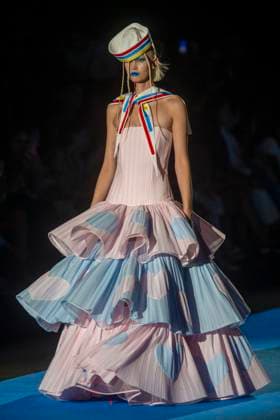 Agatha Ruiz de la Prada, Madrid Fashion Week in Madrid, Spain - 18 Sept 2025 A model walks the runway for Agatha Ruiz de la Prada s Spring Summer 2026 collection during the 40th Mercedes-Benz Fashion Week in Madrid. Madrid Spain Copyright: xLuisxSotox xSOPAxImagesx LSOTOARP15