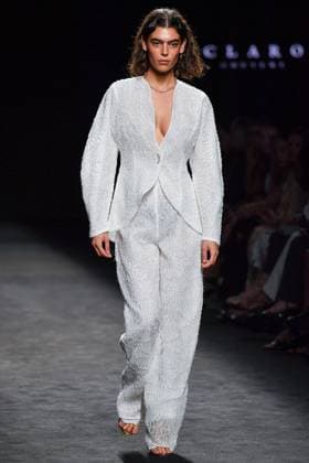 Claro Couture A model walks the runway wearing a design by Claro Couture during Mercedes-Benz Fashion Week de Madrid in IFERMA, 18 de septiembre 2025 Spain Featuring: A model walks the runway wearing a design by Claro Couture during Mercedes-Benz Fashion Week de Madrid in IFERMA, 18 septiembre 2025 Spain Where: Madrid, Spain When: 18 Sep 2025 Credit: Oscar Gonzalez WENN Madrid Spain Copyright: xOscarxGonzalez WENNx wenn40656928 OFA ZOJx wenn40656928