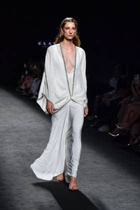 Claro Couture A model walks the runway wearing a design by Claro Couture during Mercedes-Benz Fashion Week de Madrid in IFERMA, 18 de septiembre 2025 Spain Featuring: A model walks the runway wearing a design by Claro Couture during Mercedes-Benz Fashion Week de Madrid in IFERMA, 18 septiembre 2025 Spain Where: Madrid, Spain When: 18 Sep 2025 Credit: Oscar Gonzalez WENN Madrid Spain Copyright: xOscarxGonzalez WENNx wenn40656931 OFA ZOJx wenn40656931