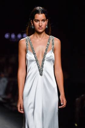 Claro Couture A model walks the runway wearing a design by Claro Couture during Mercedes-Benz Fashion Week de Madrid in IFERMA, 18 de septiembre 2025 Spain Featuring: A model walks the runway wearing a design by Claro Couture during Mercedes-Benz Fashion Week de Madrid in IFERMA, 18 septiembre 2025 Spain Where: Madrid, Spain When: 18 Sep 2025 Credit: Oscar Gonzalez WENN Madrid Spain Copyright: xOscarxGonzalez WENNx wenn40656941 OFA ZOJx wenn40656941