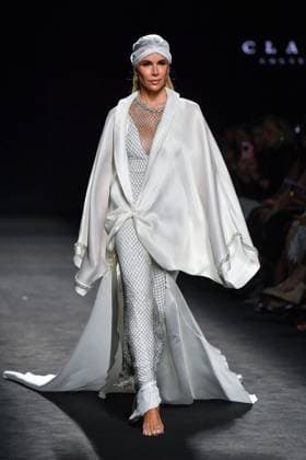 Claro Couture A model walks the runway wearing a design by Claro Couture during Mercedes-Benz Fashion Week de Madrid in IFERMA, 18 de septiembre 2025 Spain Featuring: A model walks the runway wearing a design by Claro Couture during Mercedes-Benz Fashion Week de Madrid in IFERMA, 18 septiembre 2025 Spain Where: Madrid, Spain When: 18 Sep 2025 Credit: Oscar Gonzalez WENN Madrid Spain Copyright: xOscarxGonzalez WENNx wenn40656944 OFA ZOJx wenn40656944