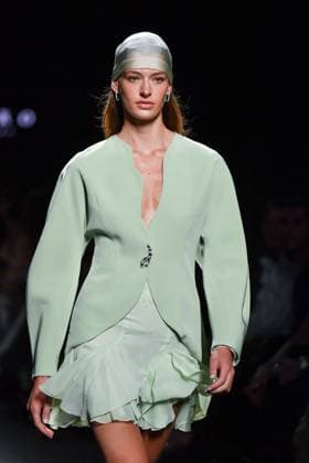 Claro Couture A model walks the runway wearing a design by Claro Couture during Mercedes-Benz Fashion Week de Madrid in IFERMA, 18 de septiembre 2025 Spain Featuring: A model walks the runway wearing a design by Claro Couture during Mercedes-Benz Fashion Week de Madrid in IFERMA, 18 septiembre 2025 Spain Where: Madrid, Spain When: 18 Sep 2025 Credit: Oscar Gonzalez WENN Madrid Spain Copyright: xOscarxGonzalez WENNx wenn40656900 OFA ZOJx wenn40656900