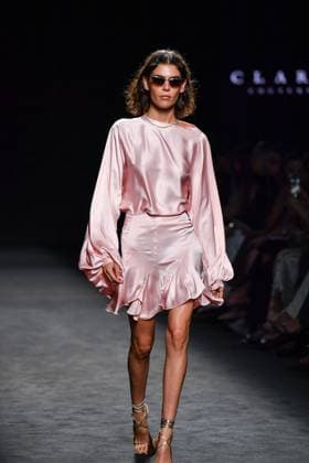 Claro Couture A model walks the runway wearing a design by Claro Couture during Mercedes-Benz Fashion Week de Madrid in IFERMA, 18 de septiembre 2025 Spain Featuring: A model walks the runway wearing a design by Claro Couture during Mercedes-Benz Fashion Week de Madrid in IFERMA, 18 septiembre 2025 Spain Where: Madrid, Spain When: 18 Sep 2025 Credit: Oscar Gonzalez WENN Madrid Spain Copyright: xOscarxGonzalez WENNx wenn40656911 OFA ZOJx wenn40656911