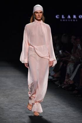 Claro Couture A model walks the runway wearing a design by Claro Couture during Mercedes-Benz Fashion Week de Madrid in IFERMA, 18 de septiembre 2025 Spain Featuring: A model walks the runway wearing a design by Claro Couture during Mercedes-Benz Fashion Week de Madrid in IFERMA, 18 septiembre 2025 Spain Where: Madrid, Spain When: 18 Sep 2025 Credit: Oscar Gonzalez WENN Madrid Spain Copyright: xOscarxGonzalez WENNx wenn40656913 OFA ZOJx wenn40656913