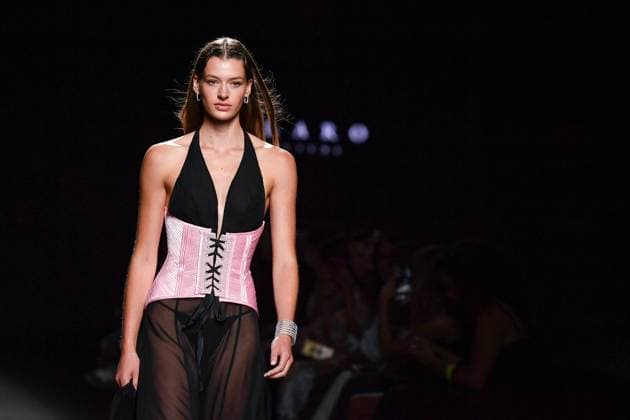 Claro Couture A model walks the runway wearing a design by Claro Couture during Mercedes-Benz Fashion Week de Madrid in IFERMA, 18 de septiembre 2025 Spain Featuring: A model walks the runway wearing a design by Claro Couture during Mercedes-Benz Fashion Week de Madrid in IFERMA, 18 septiembre 2025 Spain Where: Madrid, Spain When: 18 Sep 2025 Credit: Oscar Gonzalez WENN Madrid Spain Copyright: xOscarxGonzalez WENNx wenn40656923 OFA ZOJx wenn40656923