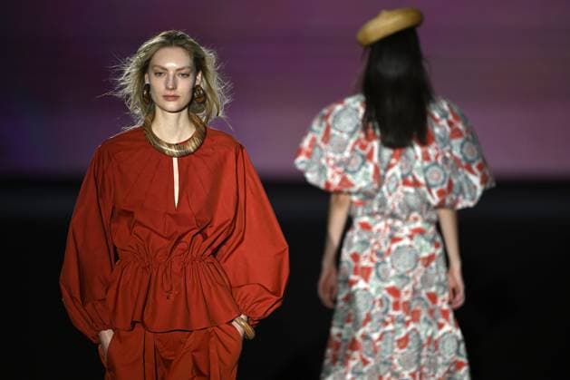 Madrid Fashion Week, The Label Edition Modenschau Mercedes Benz Madrid Fashion Week MADRID, SPAIN - SEPTEMBER 17: A model presents a creation from The Lebel Edition 2026 spring-summer collection during the Mercedes Benz Fashion Week at IFEMA in Madrid, Spain, on September 17, 2025. Burak Akbulut Anadolu Madrid Spain. Editorial use only. Please get in touch for any other usage.  Copyright: x2025xAnadoluxBurakxAkbulutx