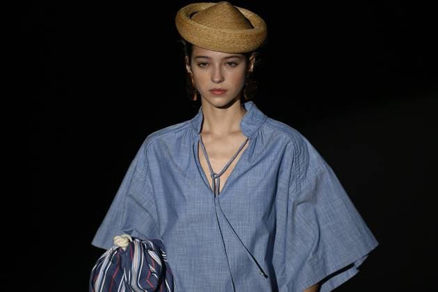 Madrid Fashion Week, The Label Edition Modenschau Mercedes Benz Madrid Fashion Week MADRID, SPAIN - SEPTEMBER 17: A model presents a creation from The Lebel Edition 2026 spring-summer collection during the Mercedes Benz Fashion Week at IFEMA in Madrid, Spain, on September 17, 2025. Burak Akbulut Anadolu Madrid Spain. Editorial use only. Please get in touch for any other usage.  Copyright: x2025xAnadoluxBurakxAkbulutx