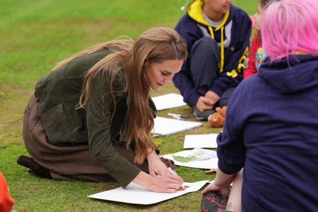 The Princess of Wales and Melania Trump meet Scouts The Princess of Wales and Melania Trump meet members of the Scouts Squirrels programme in Frogmore Gardens on the final day of US President Donald Trump s second state visit to the UK, at Windsor Castle, Windsor, Berkshire, UK, on the 18th September 2025. Picture by Yui Mok WPA-Pool Windsor Windsor Castle Berkshire United Kingdom  WHA-0803