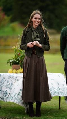 . 18 09 2025. Windsor, United Kingdom. First Lady Melania Trump and Kate Middleton, the Princess of Wales, meet members of the Scouts Squirrels programme in Frogmore Gardens in Windsor on day two of the State Visit to the United Kingdom.  xPoolx xi-Imagesx IIM-26240-0140