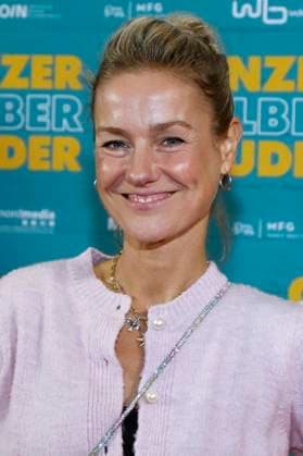 abb Rhea Harder as a guest on the premiere tour of the film Ganzer halber Bruder at Holi Kino on 17 09 2025 in Hamburg