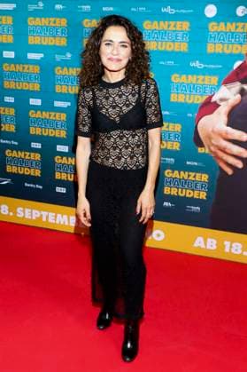 abb Sesede Terziyan as a guest on the premiere tour of the film Ganzer halber Bruder at Holi Kino on 17 09 2025 in Hamburg