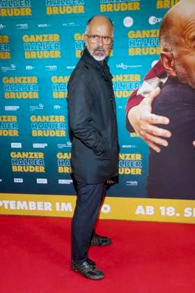 abb Christoph Maria Herbst as a guest on the premiere tour for the film Ganzer halber Bruder at Holi Kino on 17 09 2025 in Hamburg