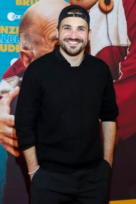 abb Christopher Schmmidt as a guest on the premiere tour of the film Ganzer halber Bruder at the Holi Kino on 17 09 2025 in Hamburg