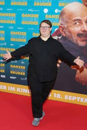 abb Nico Randel as a guest on the premiere tour of the film Ganzer halber Bruder at the Holi Kino on 17 09 2025 in Hamburg