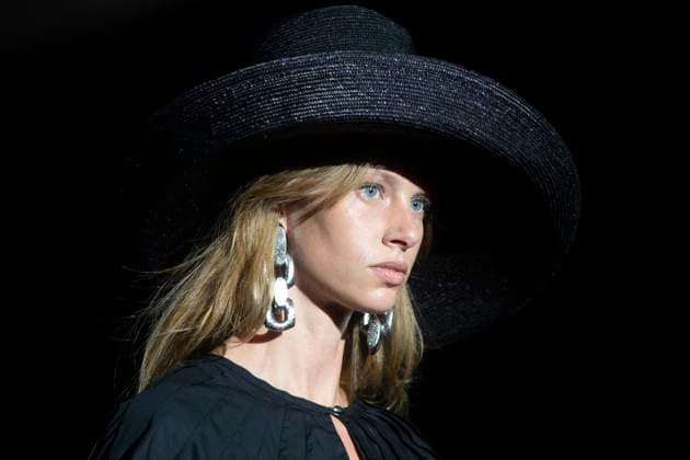 The Label Edition Fashion week Madrid, Spain - 18 Sep 2025 A model walks the runway during the The Label Edition Spring Summer 2026 collection show during the 40th Mercedes-Benz Fashion Week. Madrid Spain Copyright: xLuisxSotox xSOPAxImagesx LSOTOTLE09
