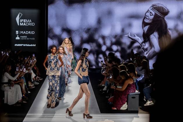 Yolancris fashion show at the MBFW Madrid Several models during the Yolancris fashion show, at the 82nd edition of Mercedes Benz Fashion Week Madrid, at Ifema in Madrid, on September 18, 2025, in Madrid Spain This years edition is held from September 17 to 21 and commemorates the 40th anniversary of the catwalk 18 SEPTEMBER 2025 FASHION MODEL SHOW MBFW FASHION WEEK MADRID FASHION WEEK PASARELA Madrid Madrid Madrid Spain  Copyright: xRicardoxRubiox 6964378
