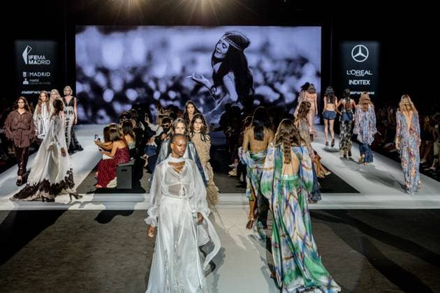 Yolancris fashion show at the MBFW Madrid Several models during the Yolancris fashion show, at the 82nd edition of Mercedes Benz Fashion Week Madrid, at Ifema in Madrid, on September 18, 2025, in Madrid Spain This years edition is held from September 17 to 21 and commemorates the 40th anniversary of the catwalk 18 SEPTEMBER 2025 FASHION MODEL SHOW MBFW FASHION WEEK MADRID FASHION WEEK PASARELA Madrid Madrid Madrid Spain  Copyright: xRicardoxRubiox 6964379