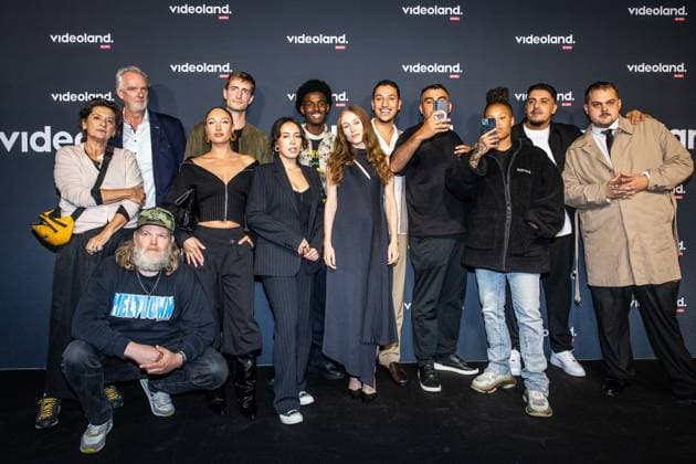 AMSTERDAM - The cast on the red carpet before the premiere of a broadcast of Tonnano at Studio Wieman. The six-part crime series will air on the streaming service Videoland. ANP DINGENA MOL netherlands out - belgium out  Copyright: xx x536773821x originalFilename: 536773821.jpg