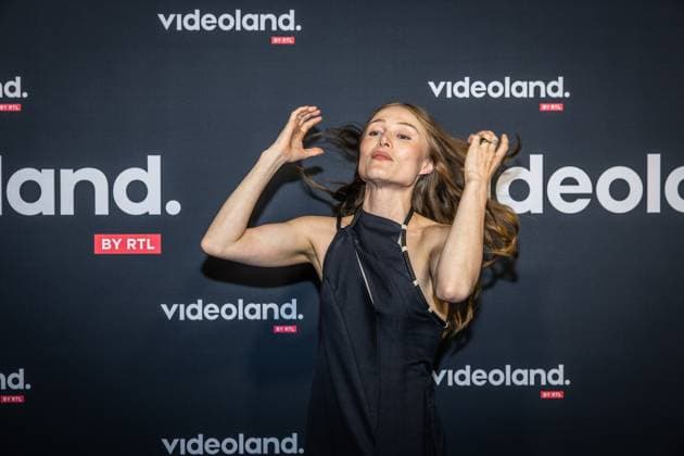 AMSTERDAM Cast and guests on the red carpet before the premiere of a broadcast of Tonnano at Studio Wieman. The six-part crime series will air on the streaming service Videoland. ANP DINGENA MOL netherlands out - belgium out  Copyright: xx x536773836x originalFilename: 536773836.jpg