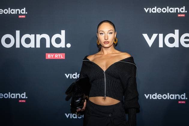 AMSTERDAM Cast and guests on the red carpet before the premiere of a broadcast of Tonnano at Studio Wieman. The six-part crime series will air on the streaming service Videoland. ANP DINGENA MOL netherlands out - belgium out  Copyright: xx x536773882x originalFilename: 536773882.jpg