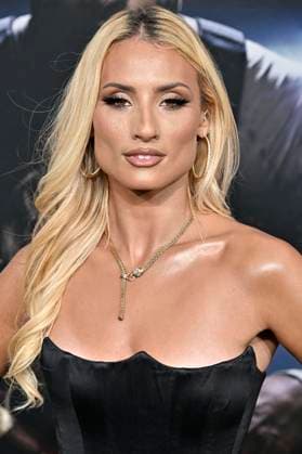 Montana Tucker at the premiere of the movie Him The Greatest of All Time at the TCL Chinese Theatre Los Angeles, 17 09 2025 Foto:xD.xStarbuckx xFuturexImagex him_5797