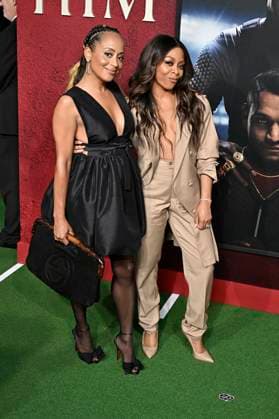 Essence Atkins and Bresha Webb at the premiere of the movie Him The Greatest of All Time at the TCL Chinese Theatre Los Angeles, 17 09 2025 Foto:xD.xStarbuckx xFuturexImagex him_5859