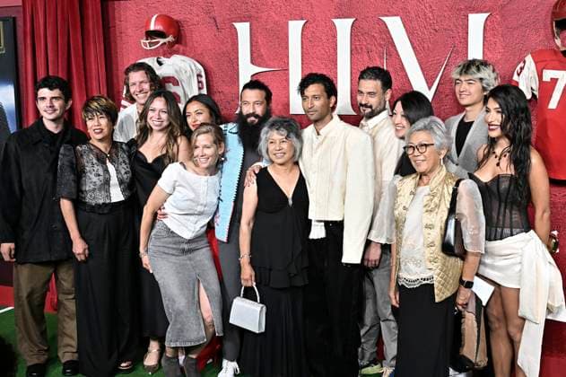 Director Justin Tipping with his cast at the premiere of the movie Him The Greatest of All Time at the TCL Chinese Theatre Los Angeles, 17 09 2025 Foto:xD.xStarbuckx xFuturexImagex him_5983