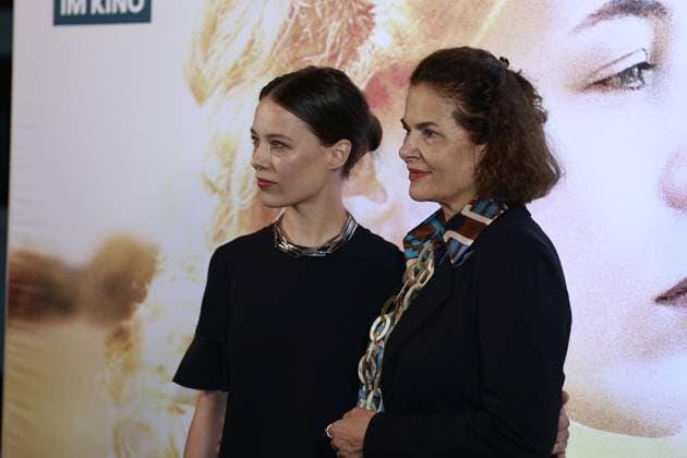 Germany: Kinopremiere MIROIRS NO. 3 in Filmtheater in Berlin-Friedrichshain Berlin. MIROIRS NO. 3 cinema premiere with Christian Petzold, Paula Beer, Barbara Auer, Matthias Brandt, Enno Trebs, and many more.The photo shows actress Paula Beer and actress Barbara Auer Berlin Friedrichshain Germany Copyright: SimonexKuhlmey