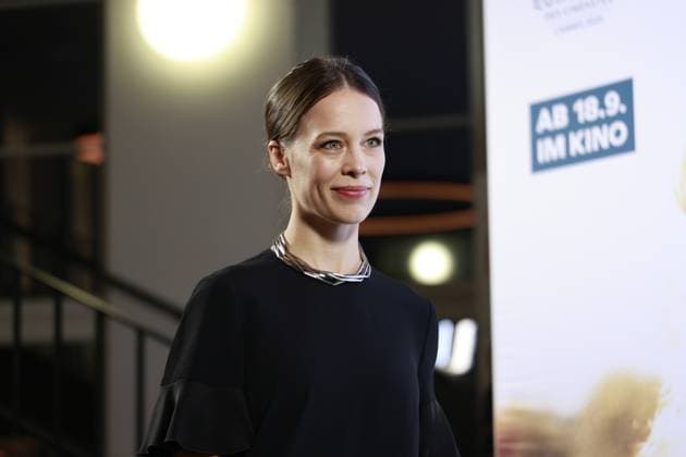 Germany: Kinopremiere MIROIRS NO. 3 in Filmtheater in Berlin-Friedrichshain Berlin: Berlin. MIROIRS NO. 3 cinema premiere with Christian Petzold, Paula Beer, Barbara Auer, Matthias Brandt, Enno Trebs, and many more.The photo shows actress Paula Beer. Berlin Friedrichshain Germany Copyright: SimonexKuhlmey